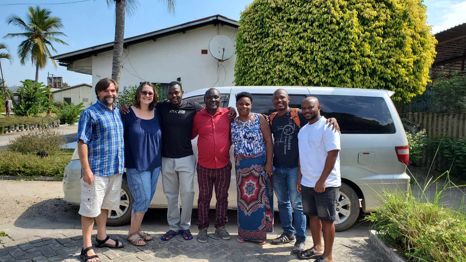 The American and Mozambican Hope of a Nation team together in Mozambique
